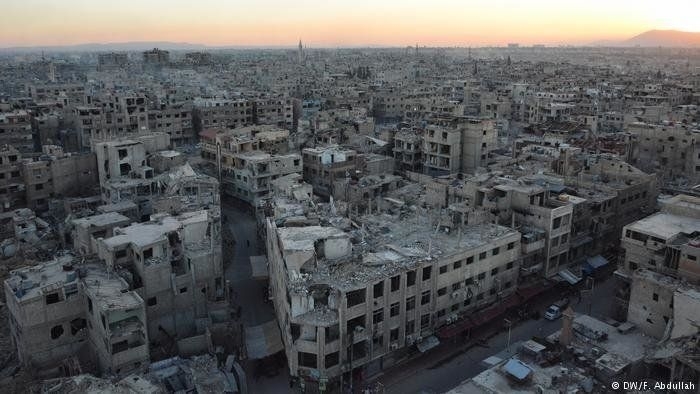 Oколо 500 души в сирийския град Дума са изпратени в