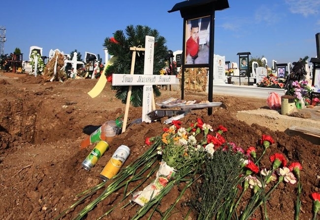 Вчера цялата махала в Монтана изпрати 17 годишния Гошко в последния