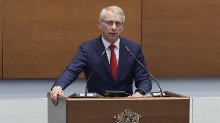 Бившият премиер акад Николай Денков коментира че познава почти всички