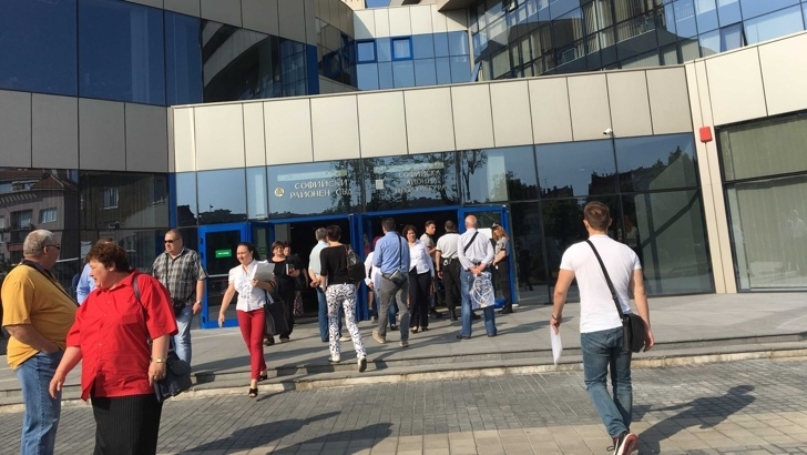 Сигнал за бомба опразни сградата на Софийския районен съд Наказателно