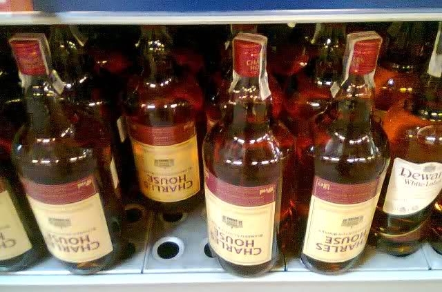 18 годишен е откраднал бутилки в уиски от магазин в Козлодуй