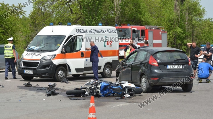 Млад моторист загина на място при катастрофа по пътя между