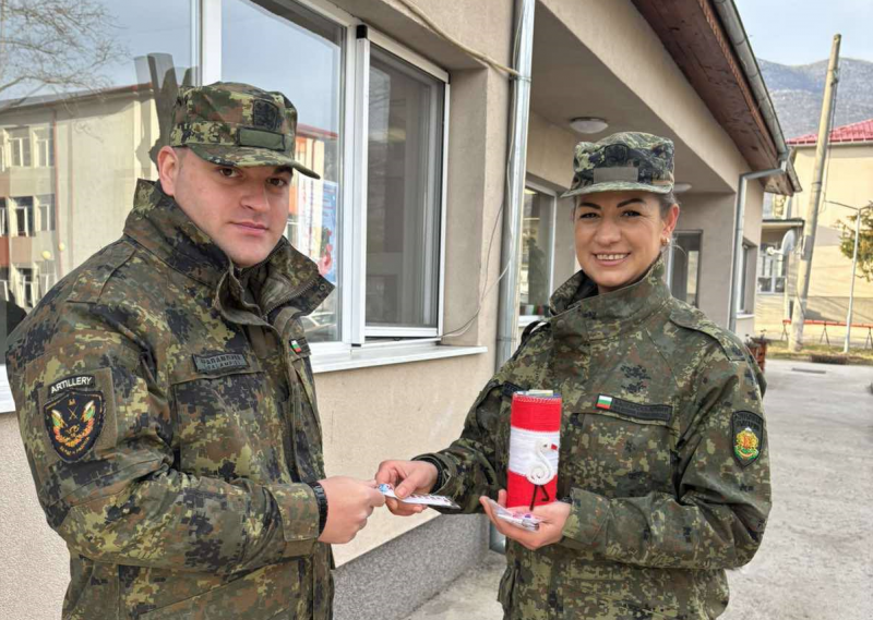 Военни от Враца се включиха в благотворителна инициатива по повод празника Баба Марта /снимки/