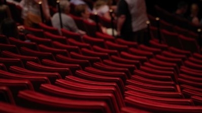 Чек за 200 лв за всеки 18 годишен предлага промяна в Закона