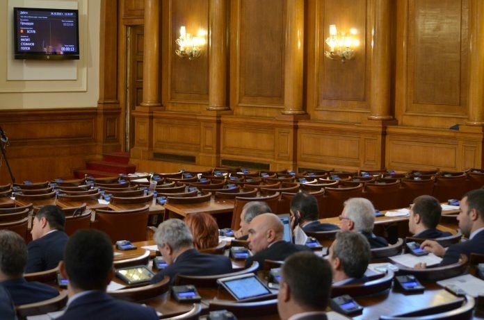 Ето колко са похарчили депутатите за командировки в чужбина