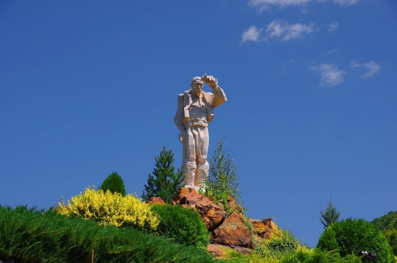 Община Мездра Туристически комплекс Дядо Йоцо гледа и Съюзът на