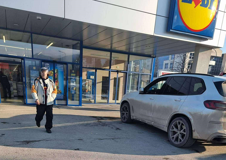 Шофьор опита да спре джипа си в хипермаркет във Враца