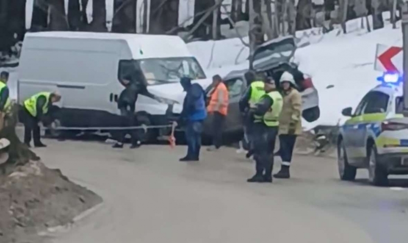 Човек е пострадал при тежка катастрофа на прохода Петрохан научи