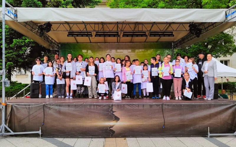 Стотици възпитаници на учебни заведения във Враца се включиха в