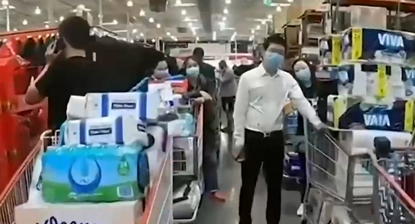 В Австралия отново се бият за тоалетна хартия Презапасяването започна