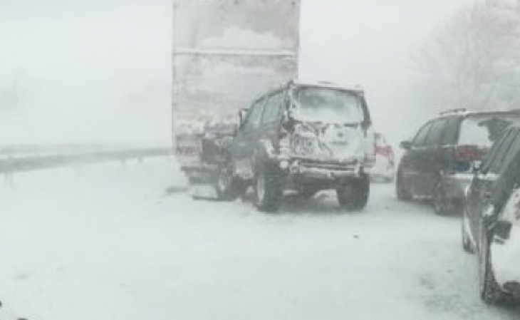 Ришкият проход е затворен за движение на автомобили заради катастрофа