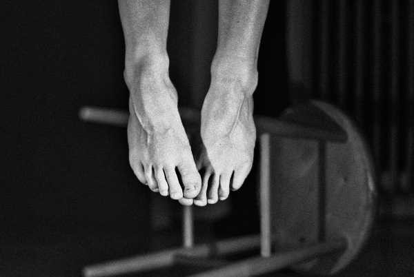 Зловеща находка! Откриха полумъртва обесена жена в Симитли