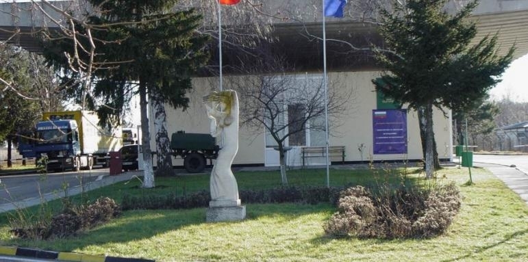 На Граничния контролно пропускателен пункт Връшка чука малко след 14 часа
