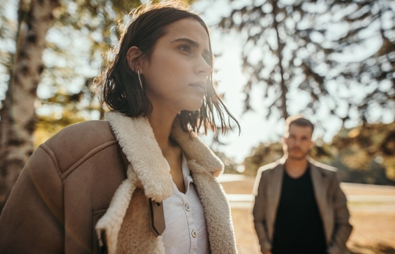 Тези 3 зодии ги е страх да се влюбят