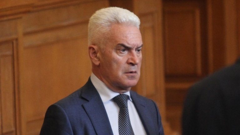 Лидерът на „Атака” Волен Сидеров разкритикува остро военния министър Красимир