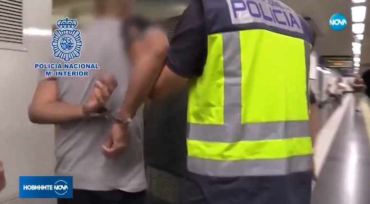 Полицията в Мадрид задържа мъж който снимал под полите на