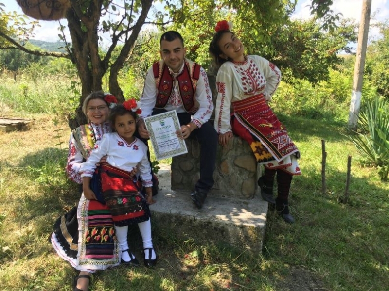 Даровитите солисти на фолклорна формация Огоста към НЧ Разум 1883