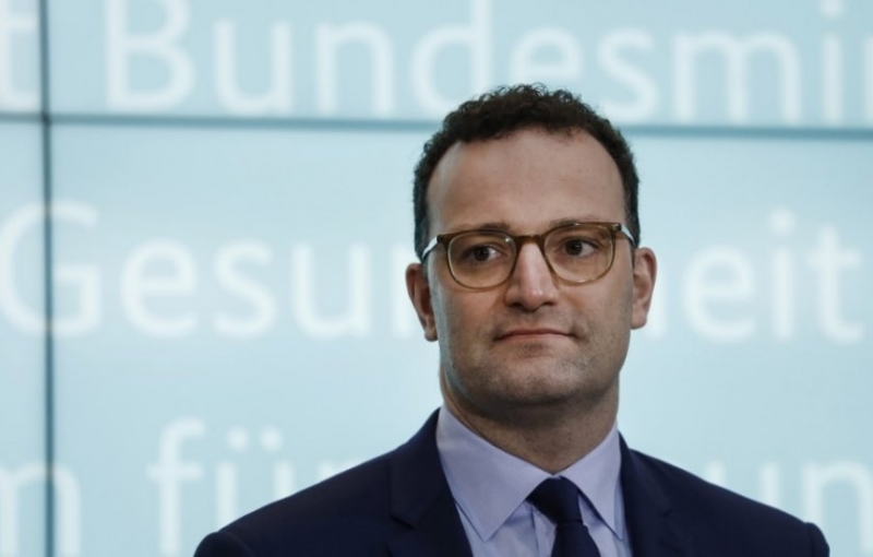 Германският здравен министър Йенс Шпан предупреди че разработката на ваксина