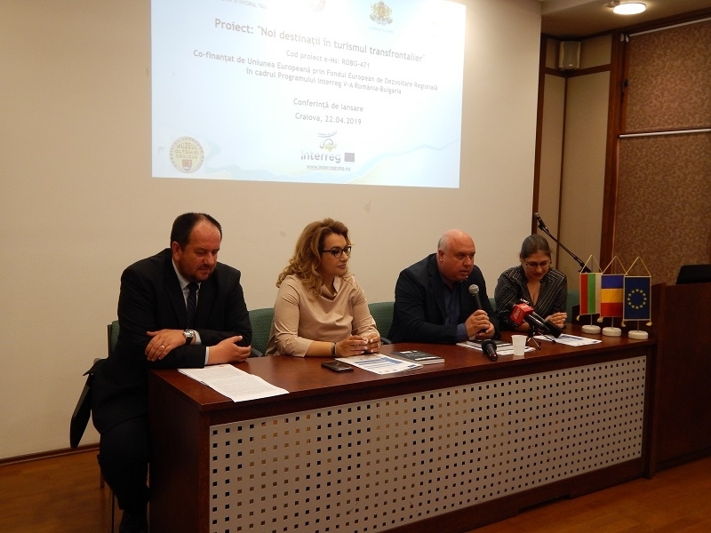 Вчера от 10 ч в сградата на секция История Археология на