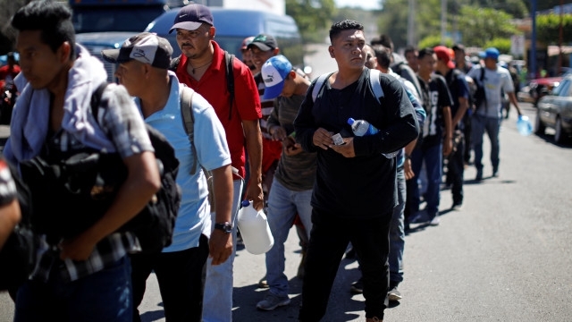 Нов керван с мигранти този път от Салвадор потегли към