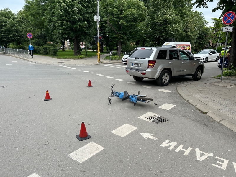 МВР излезе с официална информация за катастрофата между кола и