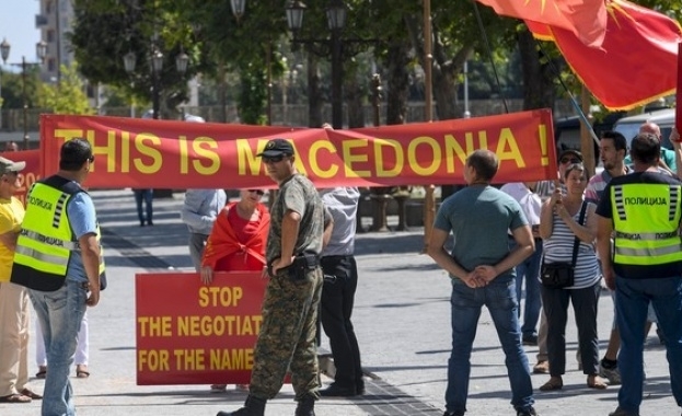 Исторически многохиляден митинг се провежда в Солун Неправителствени организации и