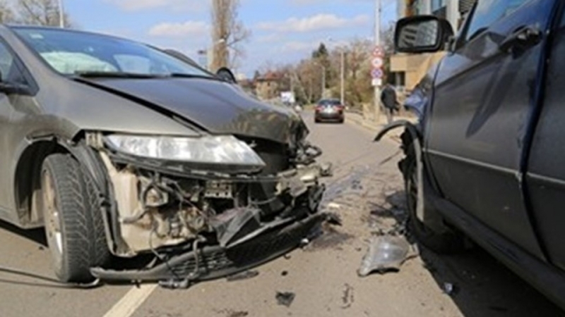 Врачанин нападна с удари мъж от Оряхово след катастрофа между
