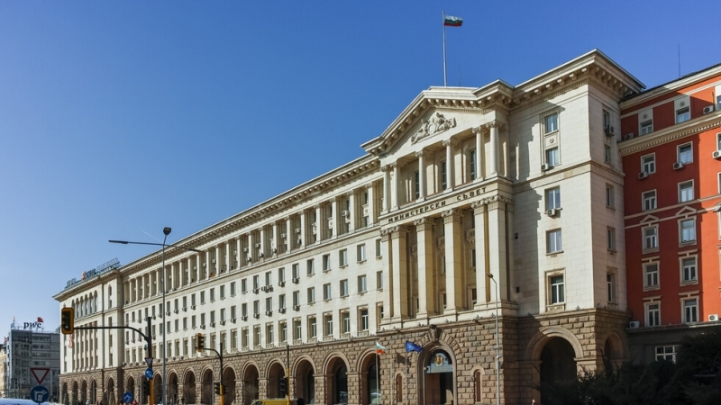 Правителството планира да раздели Министерството на икономиката и индустрията на