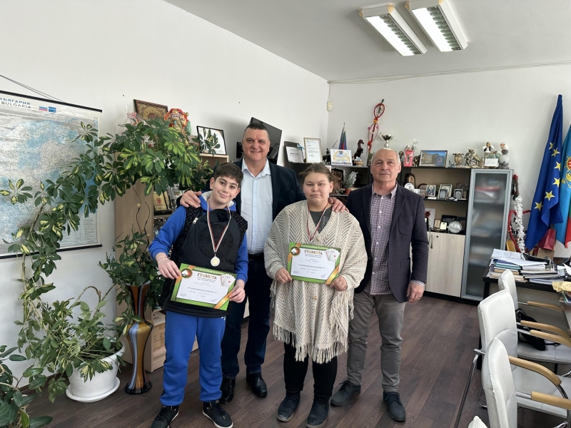 Деца от Оряхово завоюваха престижни на места на турнир по младежки бридж /снимки/