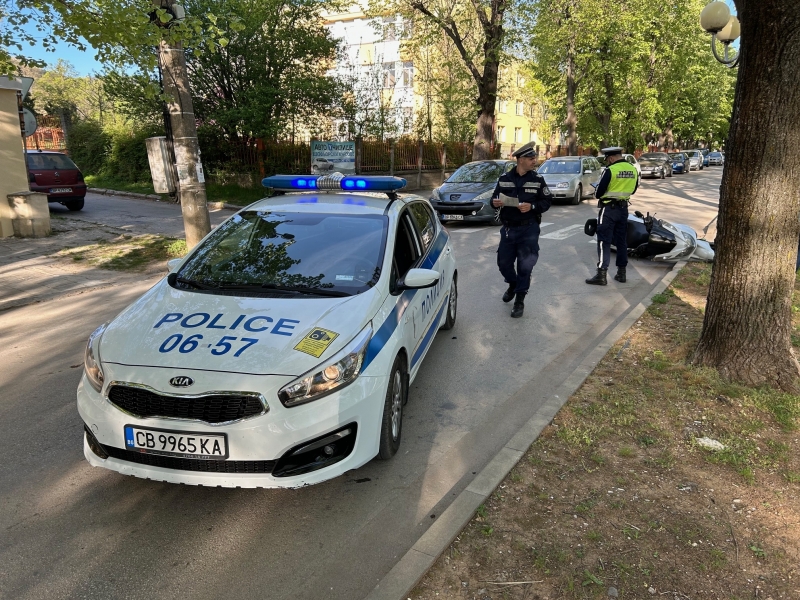 Кола блъсна моторист край училище във Враца видя отново преди