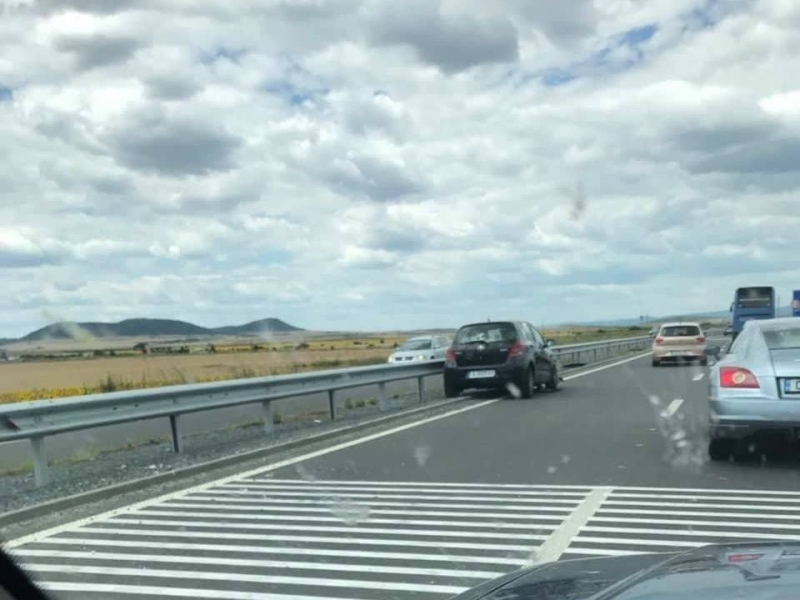 Жена се размина само с уплаха след тежка катастрофа на