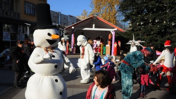 След слънчевото и топло време през днешния ден ни очакват