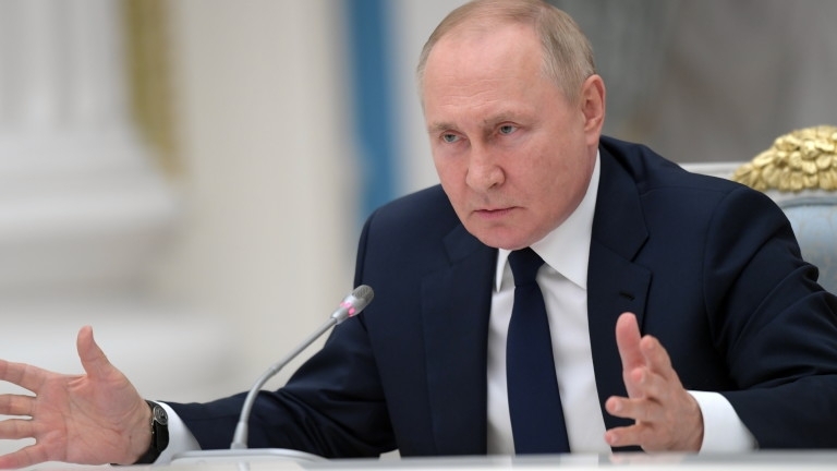 Руският президент Владимир Путин утвърди списъка на финансовите институции, чиито