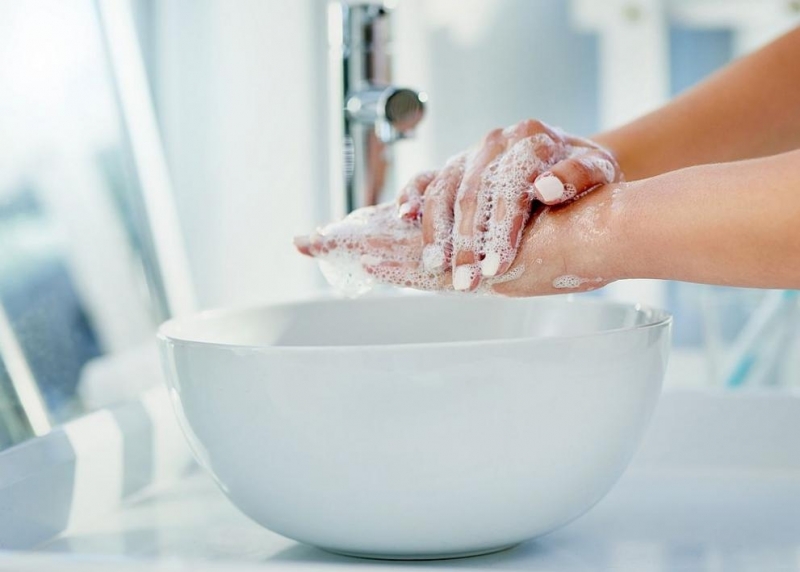 Британско проучване установи че измиването на ръцете 10 пъти дневно намалява