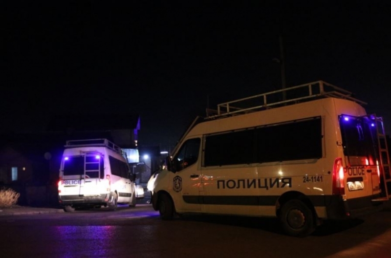 10 души бяха арестувани а 5 ма са пострадали след масов бой