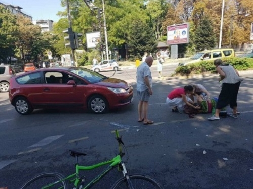 73 годишна пешеходка е била блъсната от кола в монтанското село