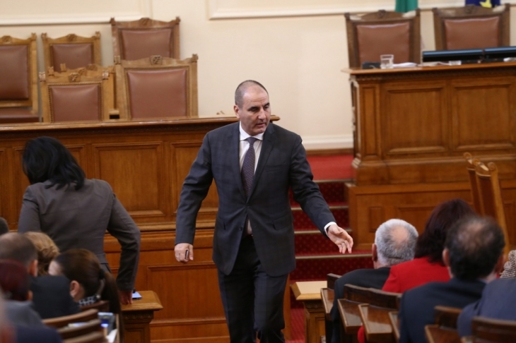 Министърът на здравеопазването вече е готов с всички заповеди за