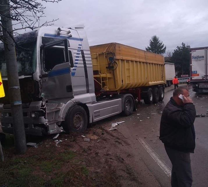 Два ТИР а са катастрофирали на главен път Е 79 научи агенция