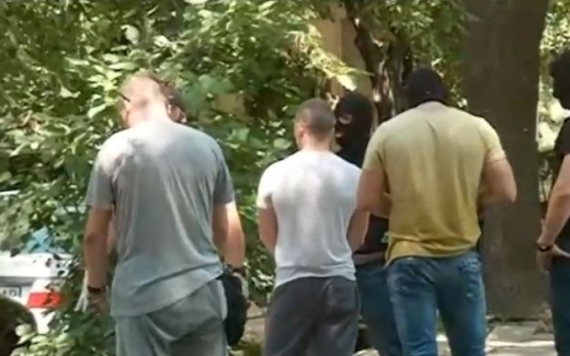 Млад полицай от столичното 4 о Районно управление е задържан при