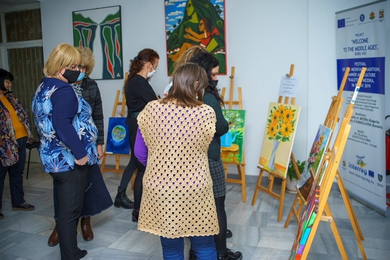 Със самостоятелна изложба живопис на Антоанета Раева Градската художествена галерия