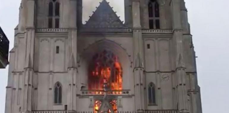 Мъж от Руанда призна че е подпалил катедралата във френския