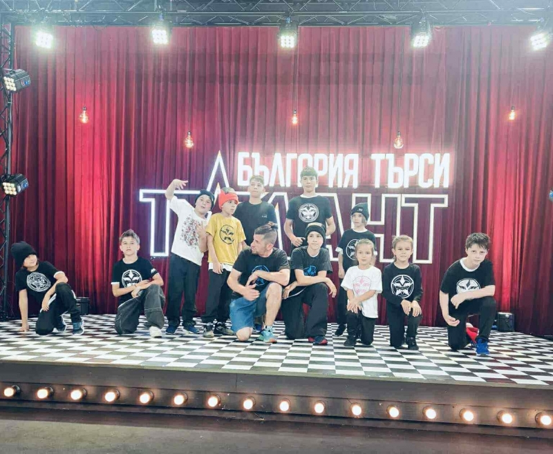 Наша гордост! Врачанският брейк отбор Monstribe е на полуфинал в „България търси талант“ /снимки/