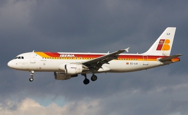 Испанската авиокомпания Иберия Iberia реши да отмени 104 полета заради