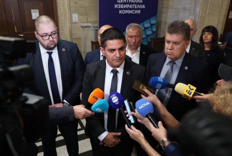 Радостин Василев и Красимир Манов официално влизат в президентската битка