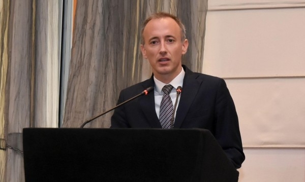 В проект на заповед министърът на образованието и науката Красимир