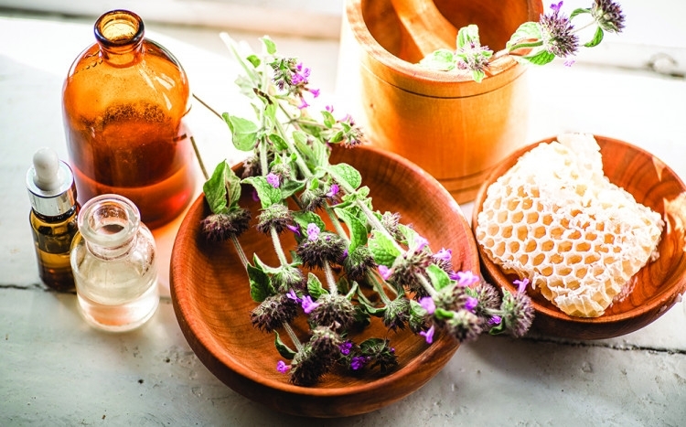 Вземате по 200 г свинска мас краве масло мед и