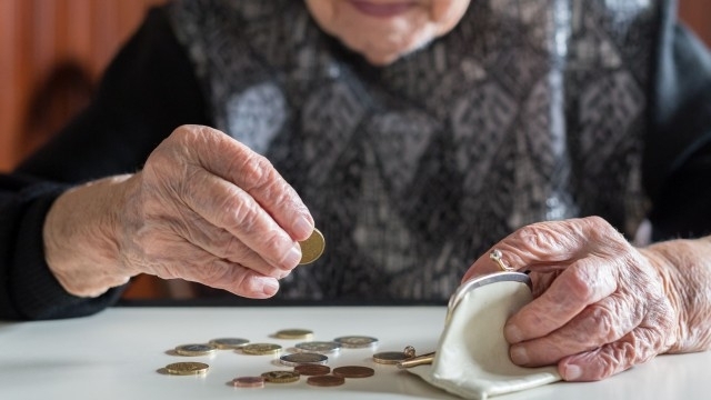 Над 2 130 000 пенсионери ще получат увеличение с 5,7%