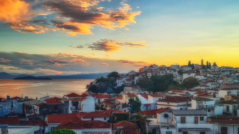 Два пакета с кокаин бяха изхвърлени от морето на брега