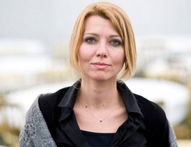 Турски прокурори започнаха разследване срещу писатели включително прочутата носителка на