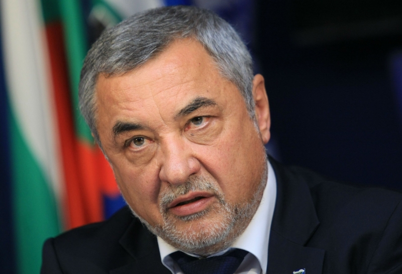 Валери Симеонов поиска нов конкурс за изтребители